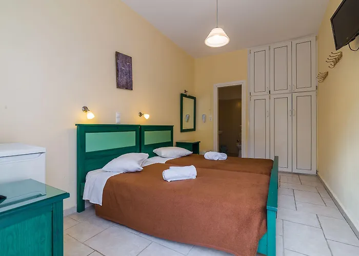 Captain Manolis Parikia (Paros)