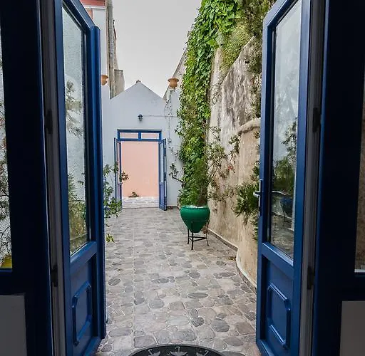 Captain Manolis Hotel 2*