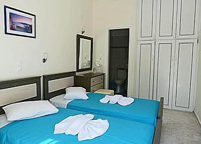 Captain Manolis Páros