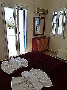 Captain Manolis Páros